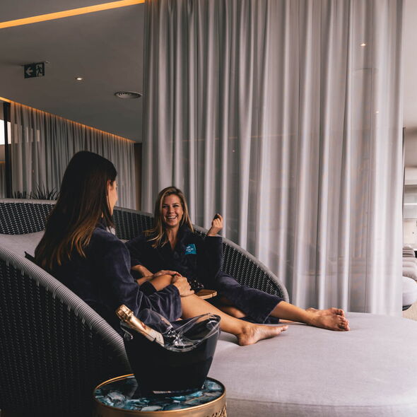 Freundinnen Wellness im Breeze Spa direkt an der Ostsee in Scharbeutz